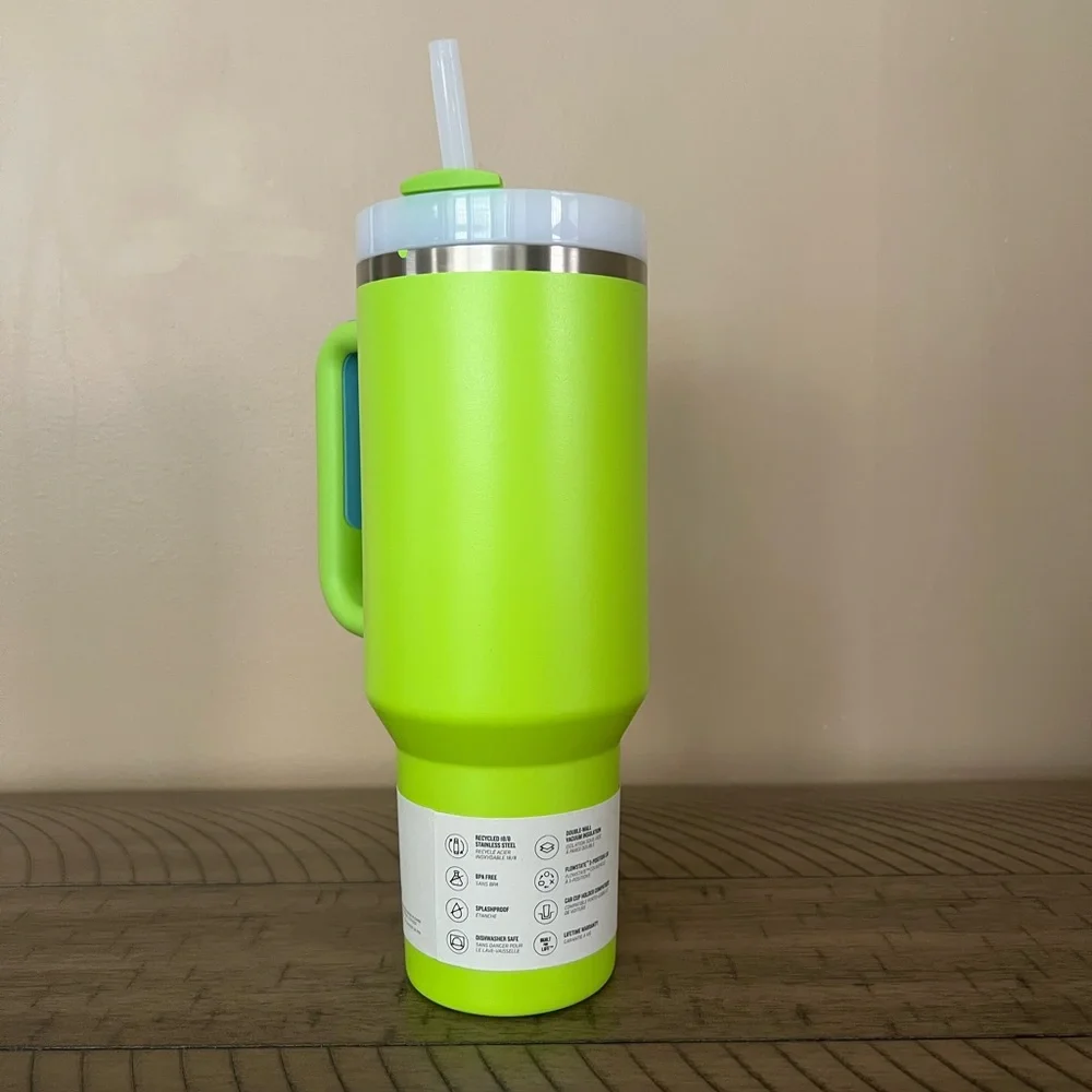 Stanley Quencher H2.0 FlowState Tumbler. 40oz Bright Lime - Picture 3 of 10